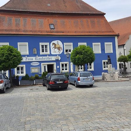 Hotel-Gasthof Zum Raubritter Langquaid Exterior foto