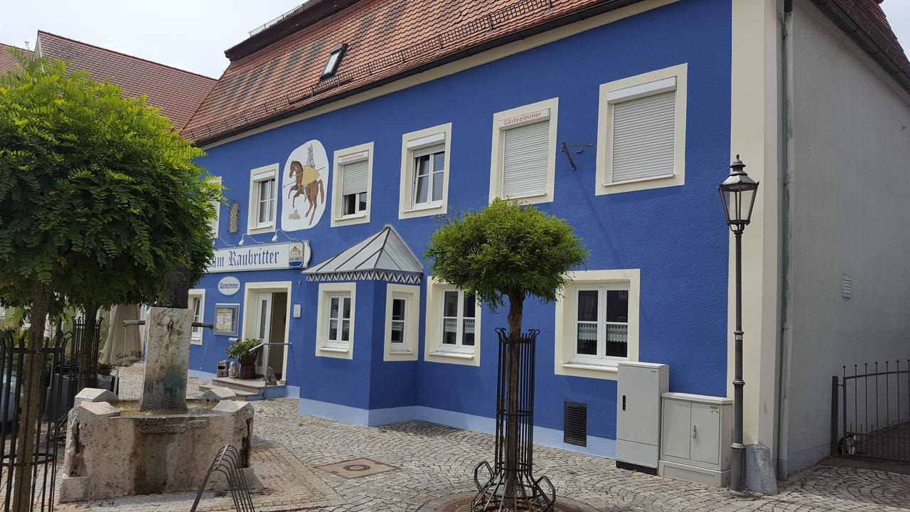 Hotel-Gasthof Zum Raubritter Langquaid Exterior foto